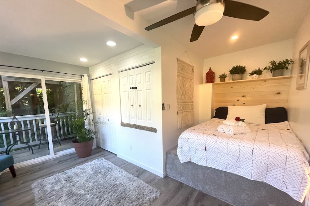 Photo of Bedroom in Pacific Heights