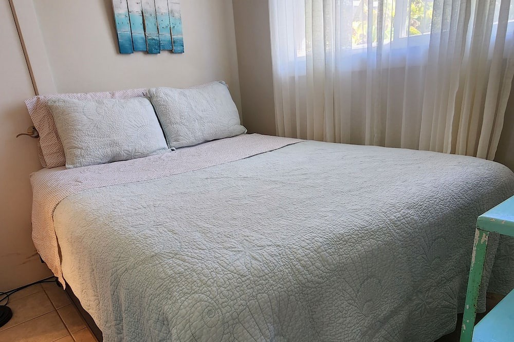 Photo of Bedroom in Kahala