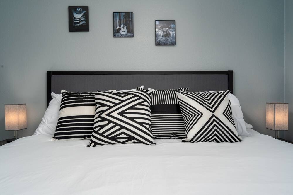 Photo of Bedroom in Franklin Park