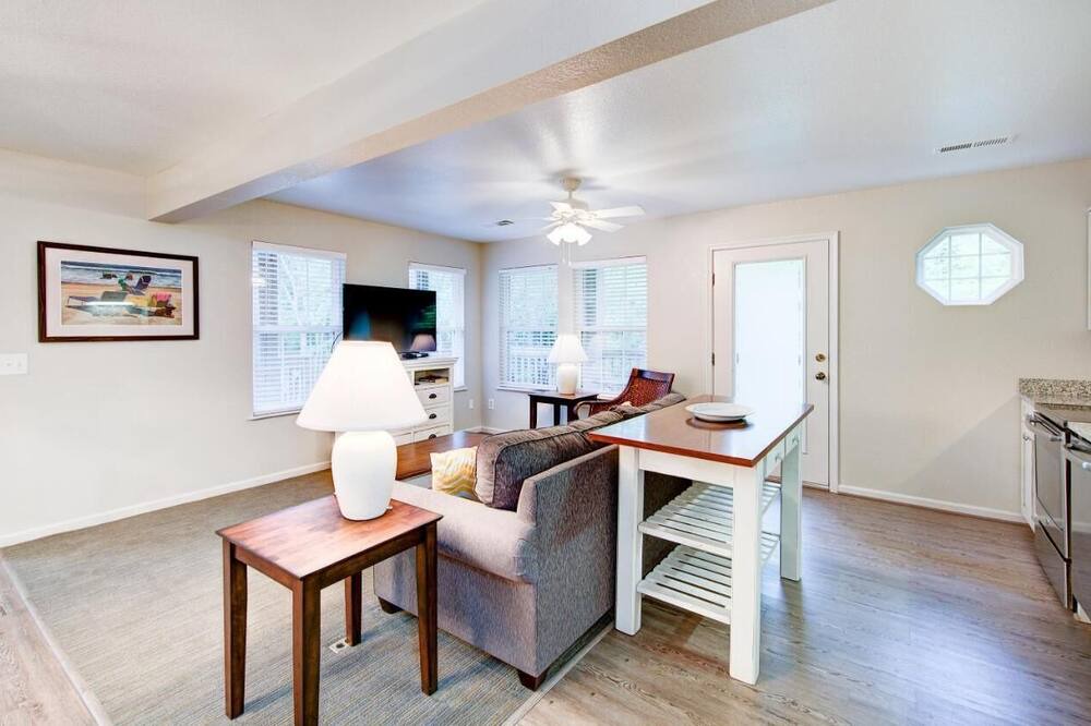 Photo of Livingroom in Sea Scape