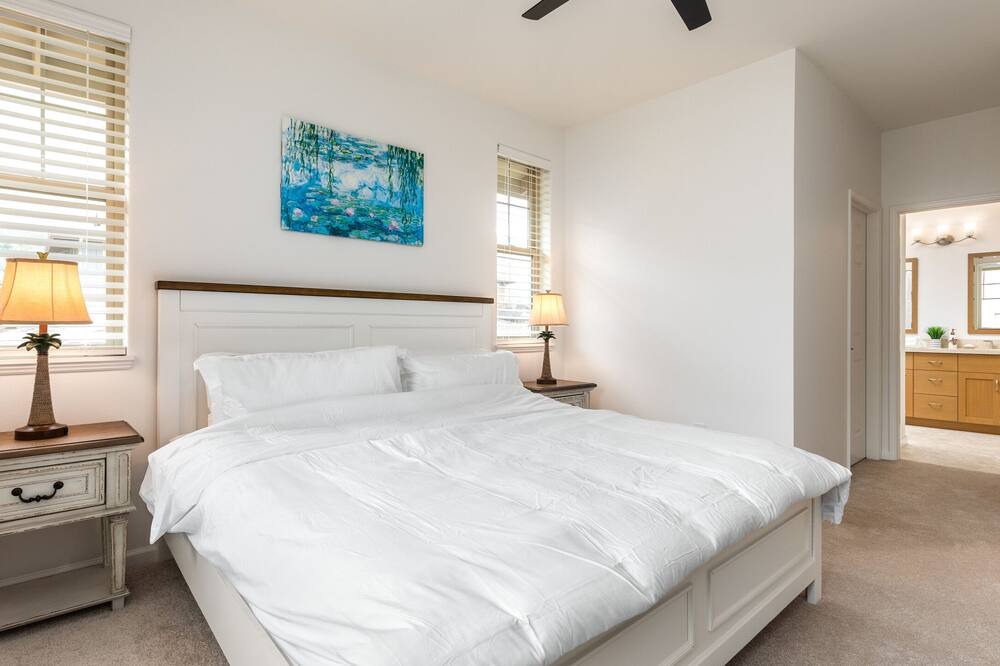 Photo of Bedroom in Makaha Valley