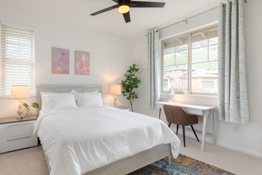Photo of Bedroom in Makaha Valley