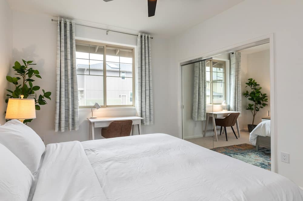Photo of Bedroom in Makaha Valley