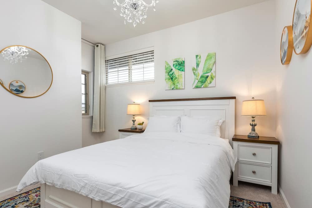 Photo of Bedroom in Makaha Valley