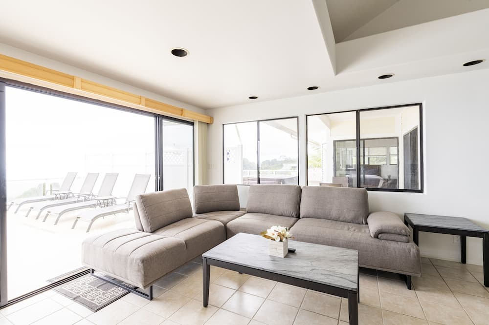 Photo of Livingroom in Holualoa