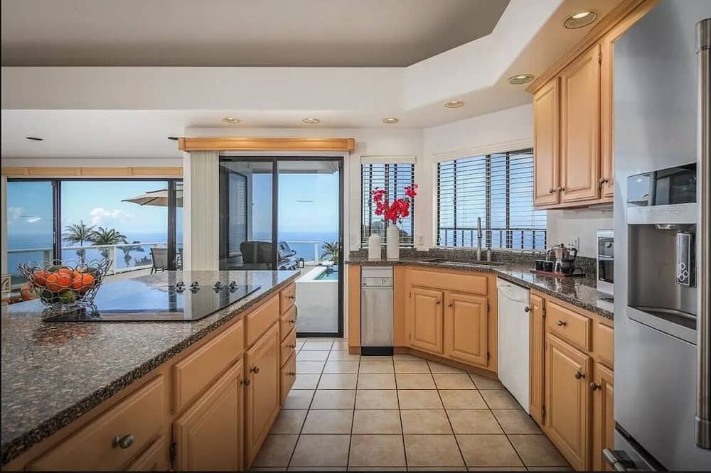 Photo of Kitchen in Holualoa