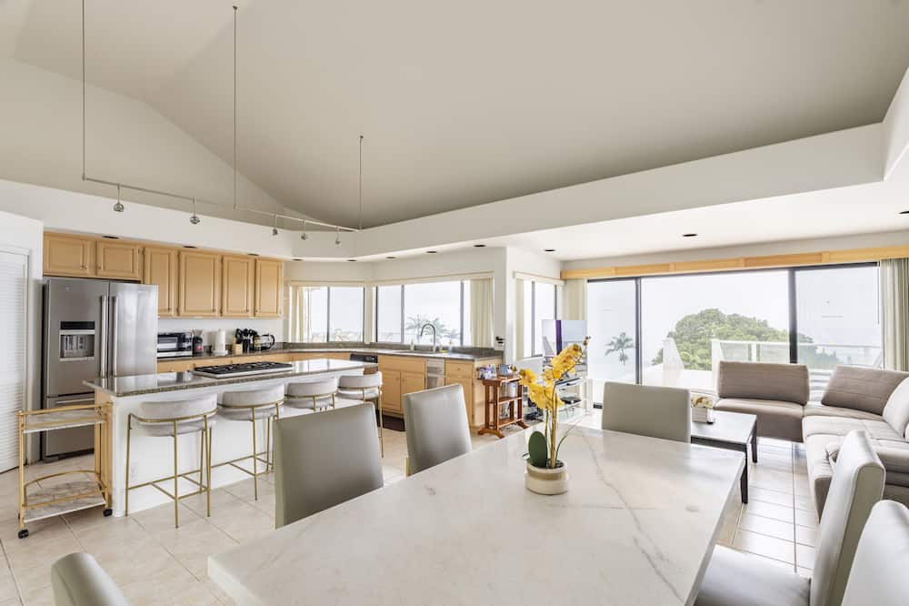 Photo of Kitchen in Holualoa