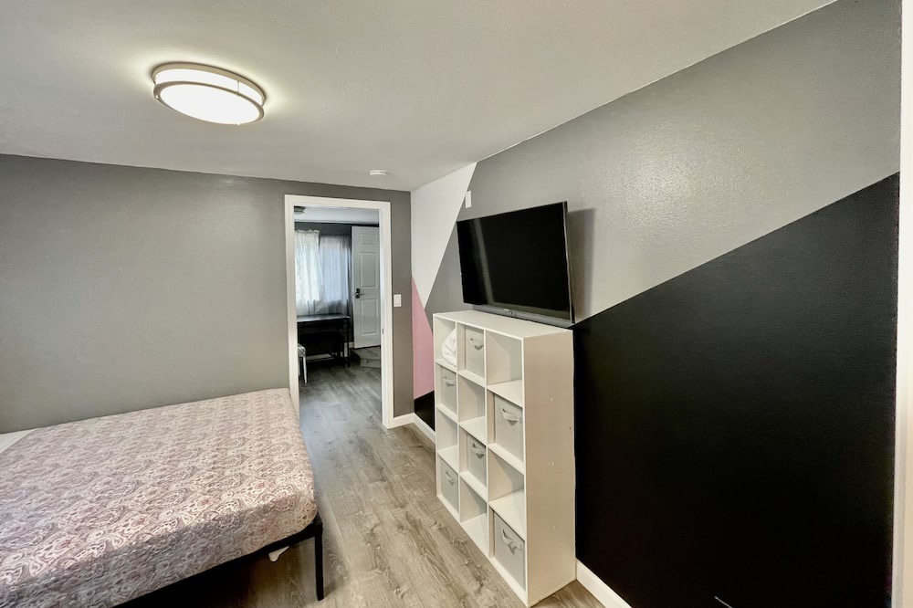 Photo of Bedroom in Tantalus