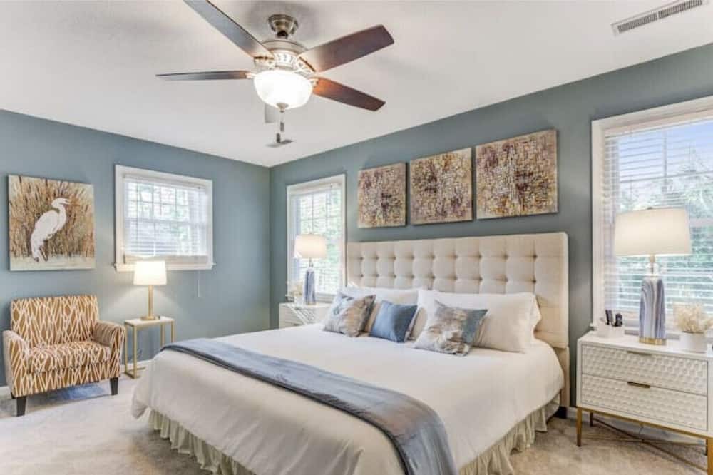 Photo of Bedroom in Summerville