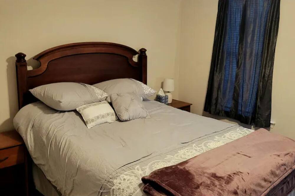 Photo of Bedroom in Stonehouse