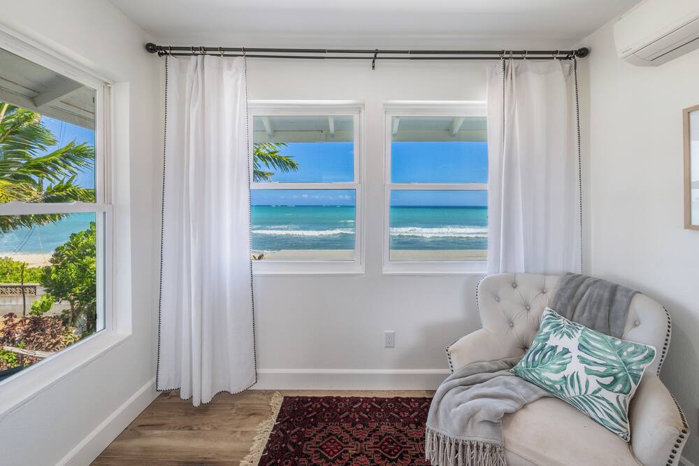 Photo of Livingroom in Ewa