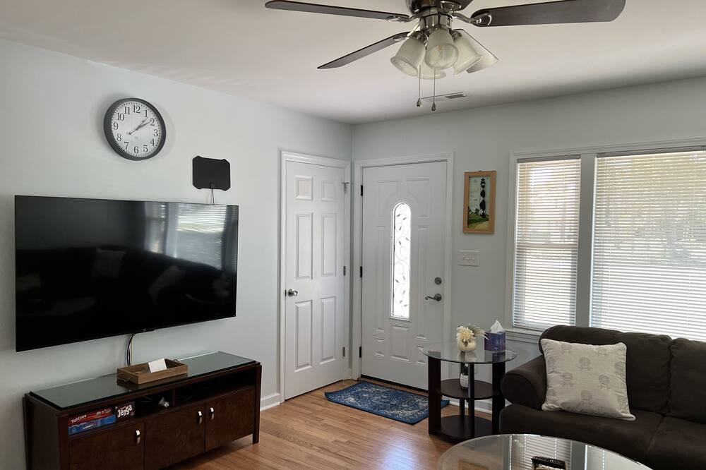 Photo of Livingroom in Boiling Spring Lakes
