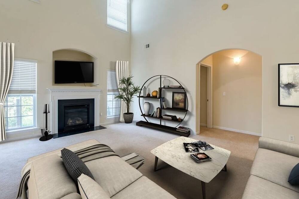 Photo of Livingroom in Taylors