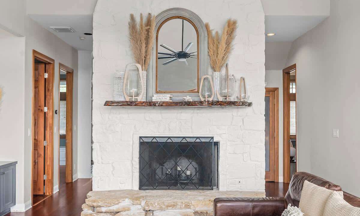 Photo of Livingroom in Dripping Springs