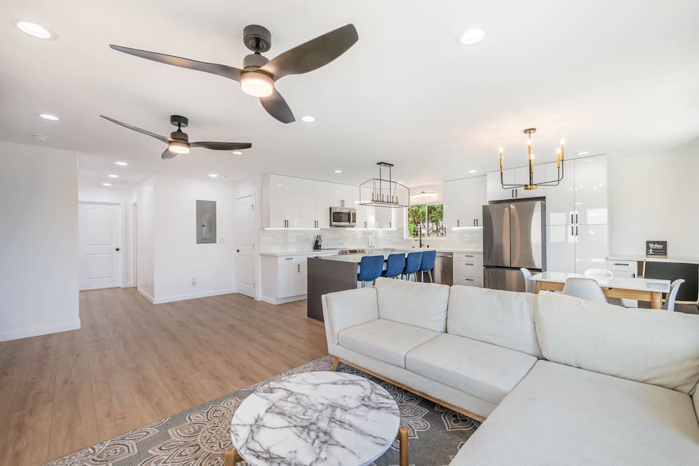 Photo of Livingroom in Kaimuki