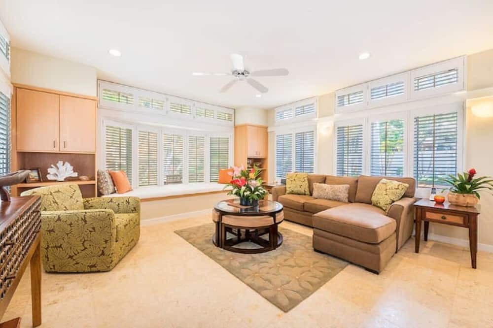 Photo of Livingroom in Kahala