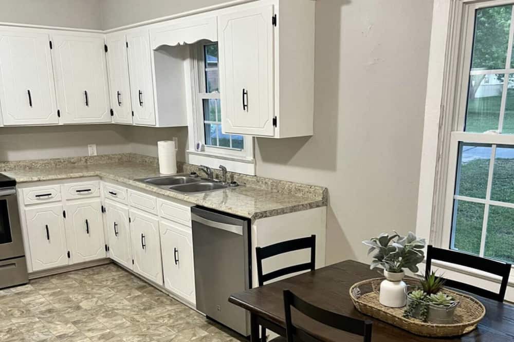 Photo of Kitchen in Hartwell