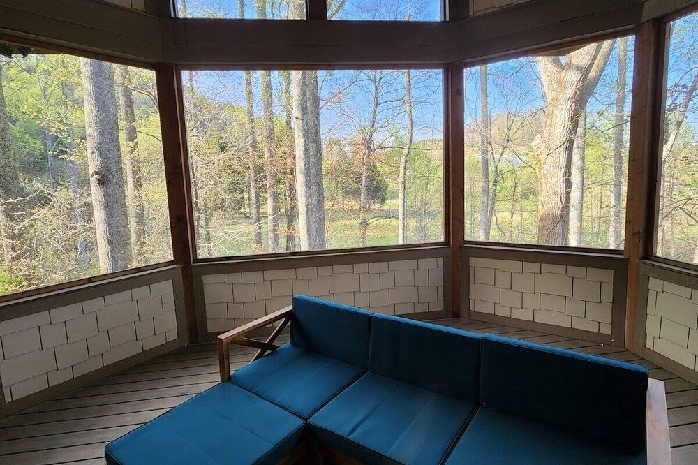 Photo of Livingroom in Altamont