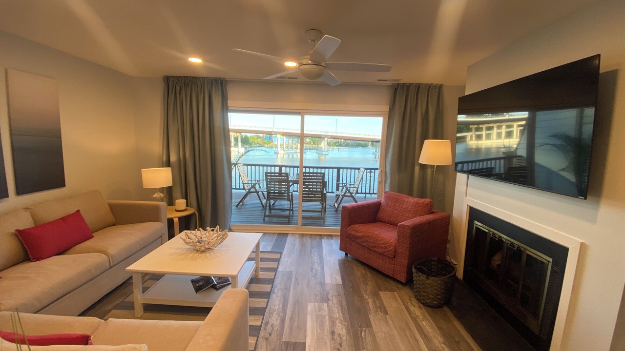 Photo of Livingroom in Downtown