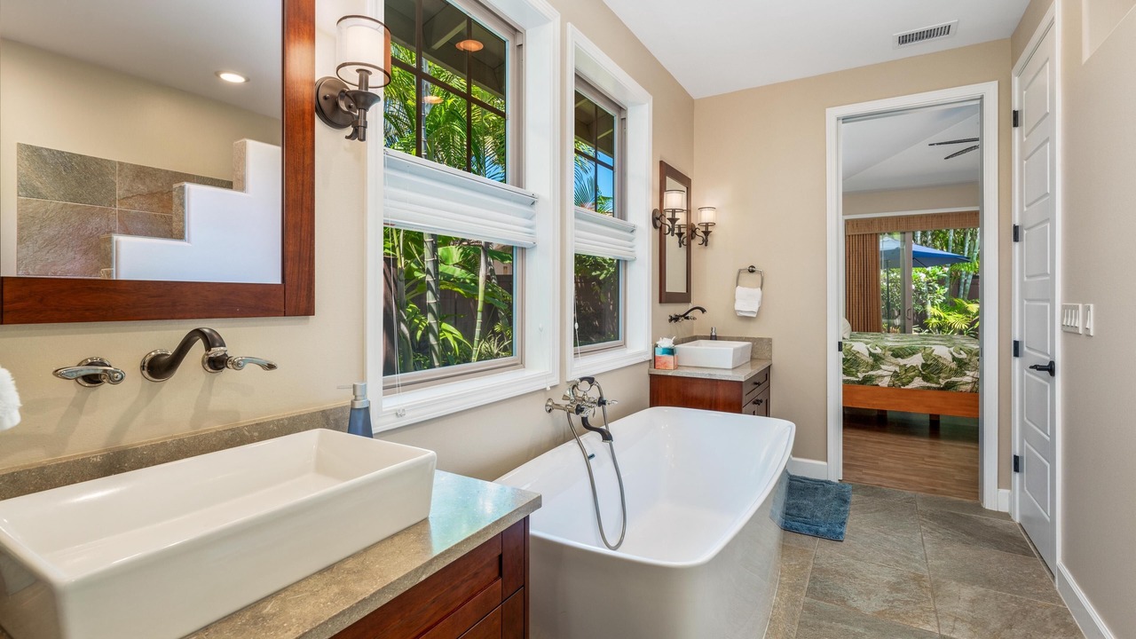 Photo of Bathroom in Keauhou