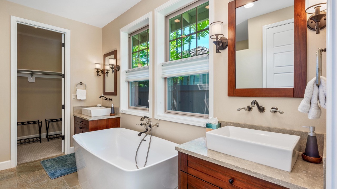 Photo of Bathroom in Keauhou