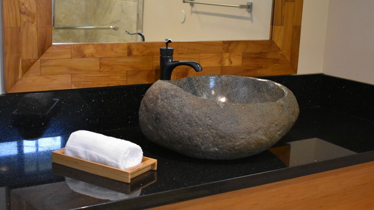 Photo of Bathroom in Keaukaha
