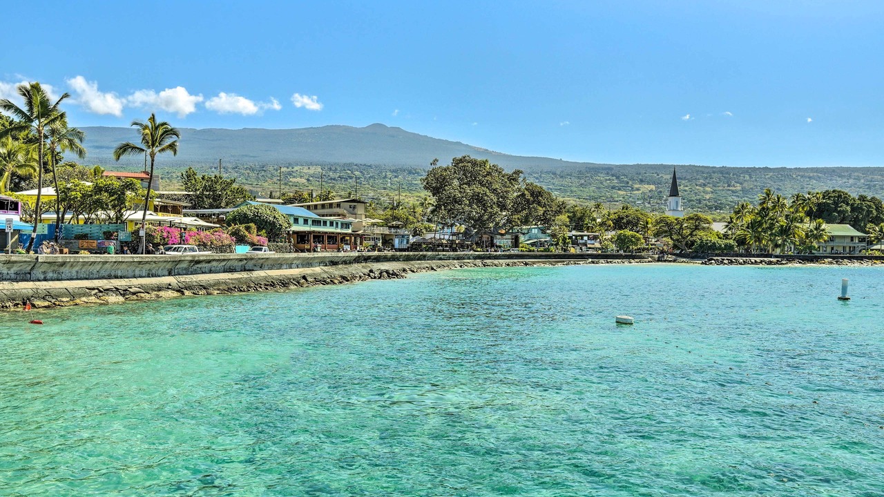 Photo of Others in Historic Kailua Village