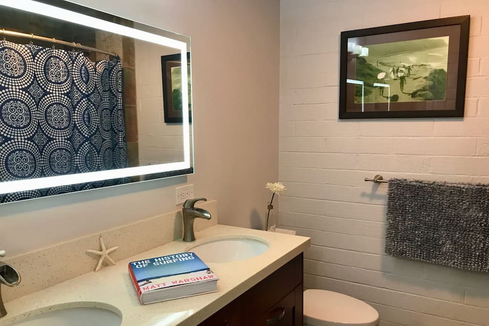 Photo of Bathroom in Hawaii Kai