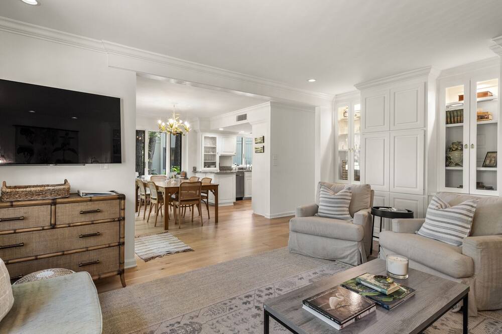 Photo of Livingroom in West Beach Village