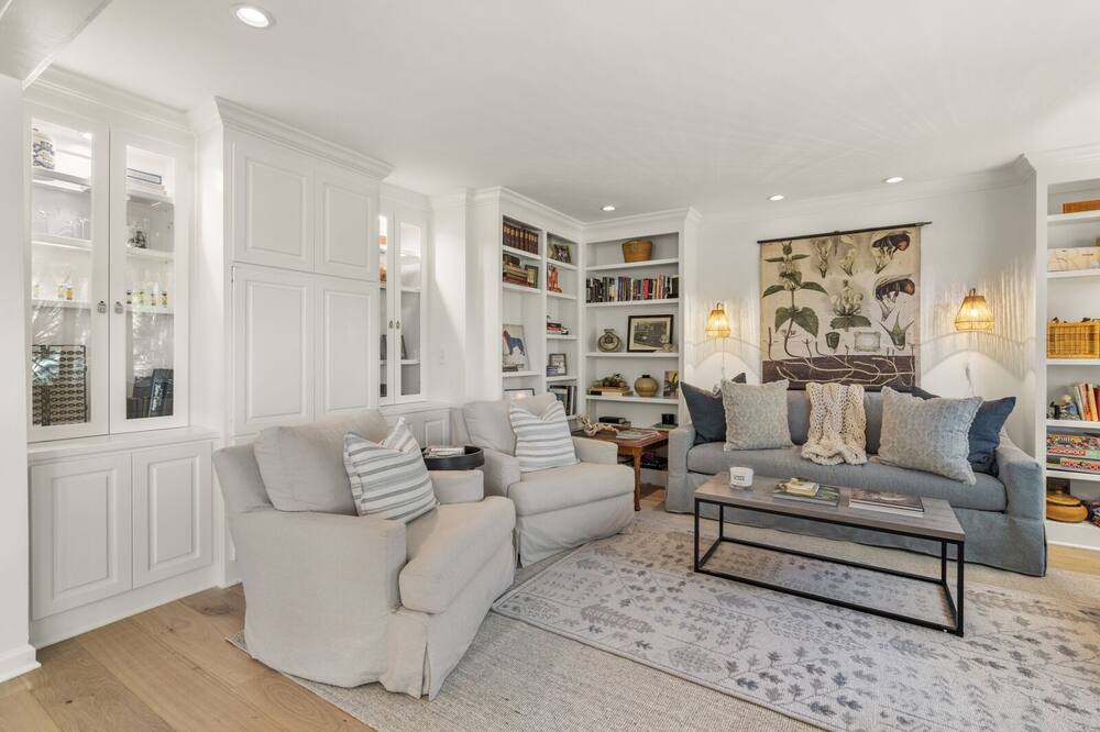 Photo of Livingroom in West Beach Village