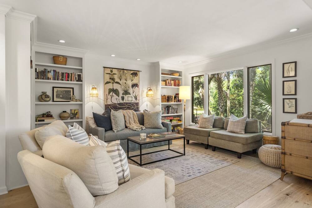 Photo of Livingroom in West Beach Village