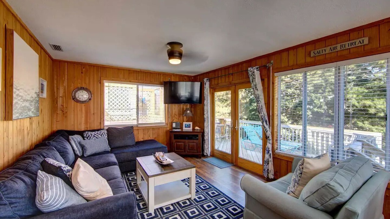 Photo of Livingroom in Avon