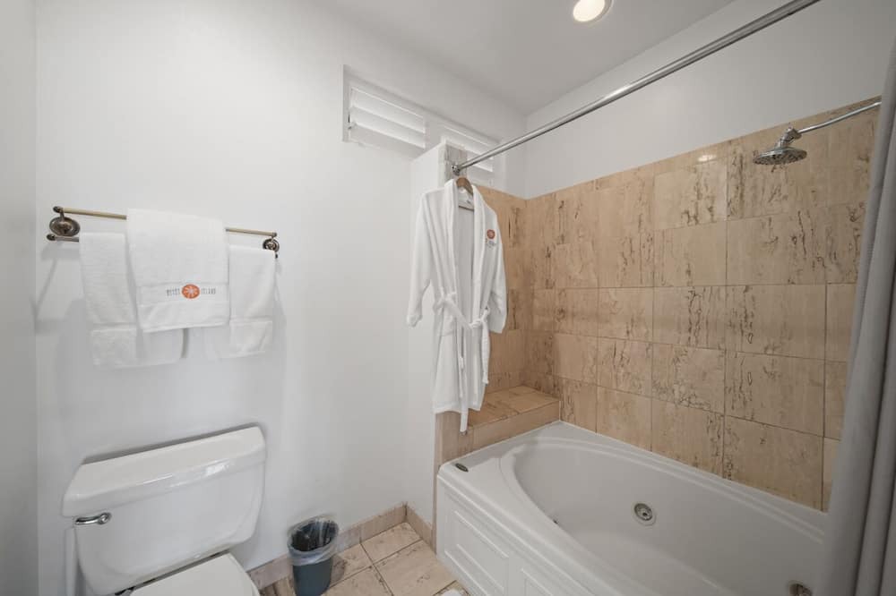 Photo of Bathroom in Honomu