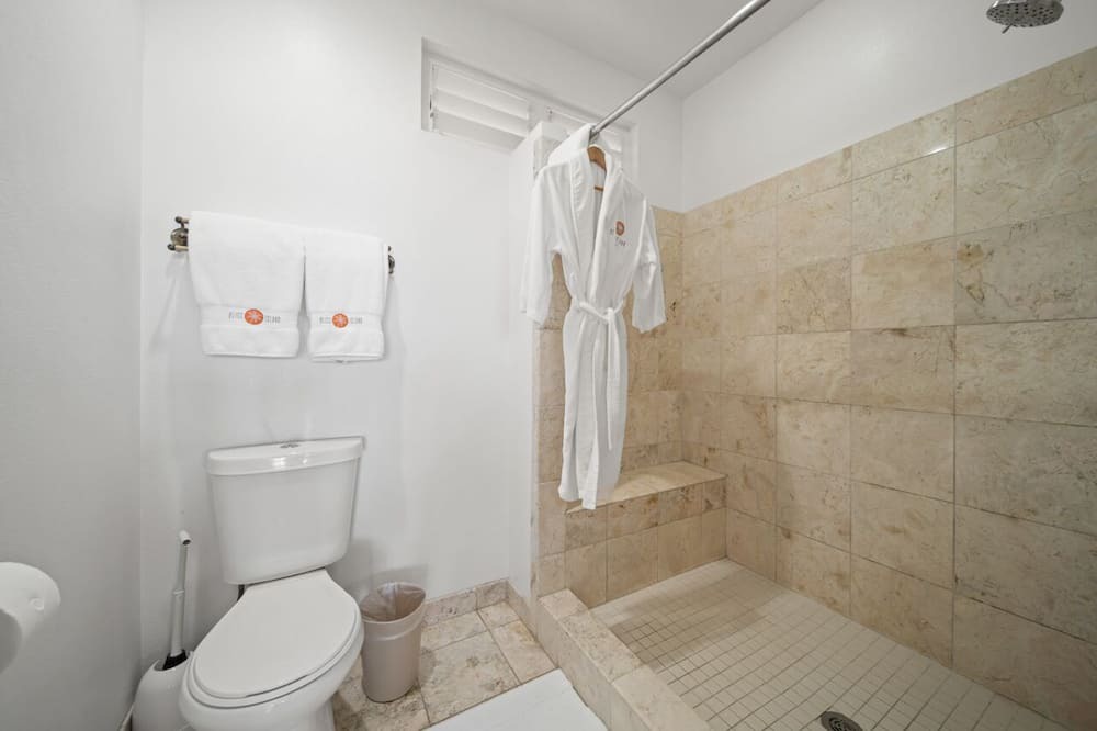 Photo of Bathroom in Honomu