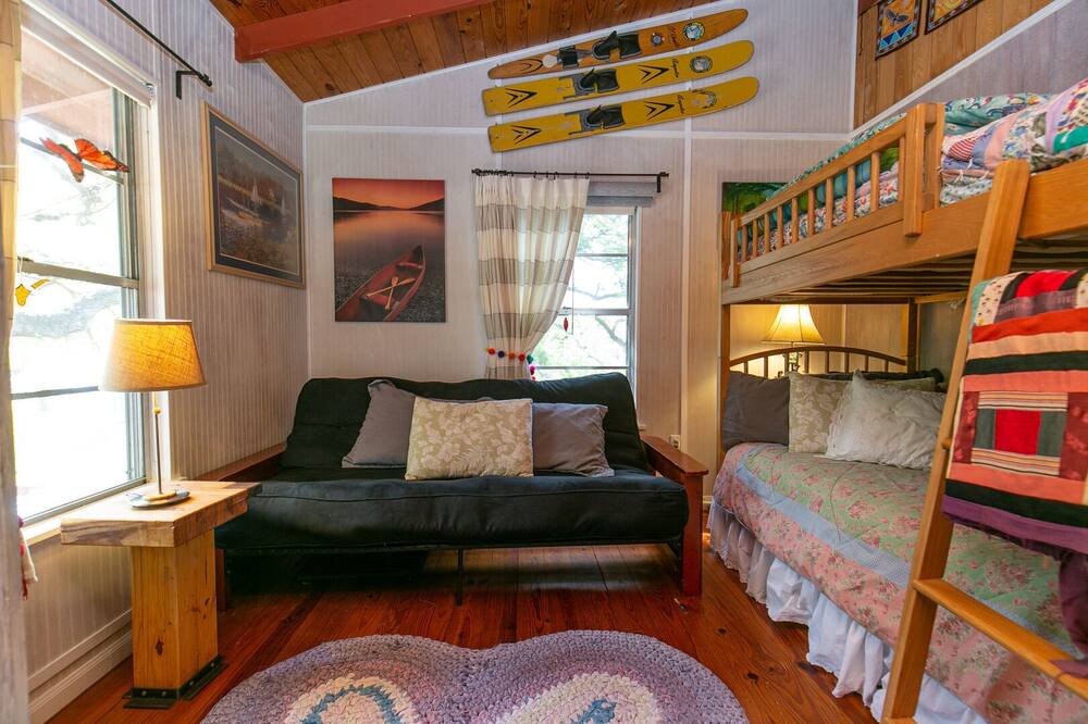 Photo of Bedroom in Granite Shoals