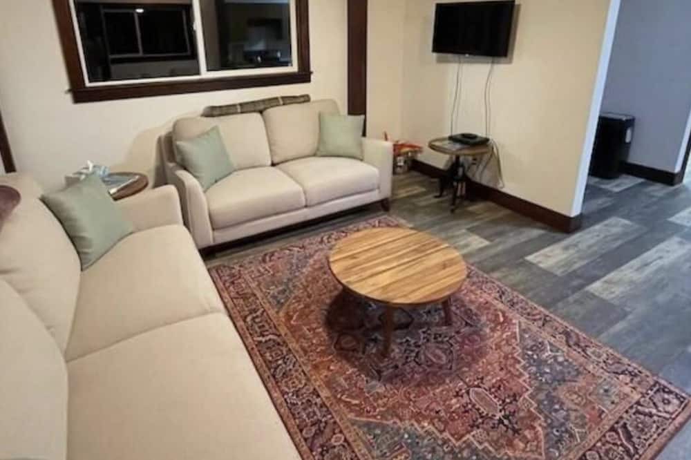 Photo of Livingroom in Royal Hawaiian Estates
