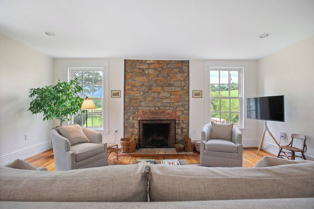 Photo of Livingroom in Madison