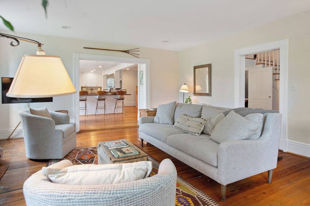 Photo of Livingroom in Madison