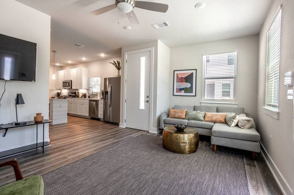 Photo of Livingroom in North University