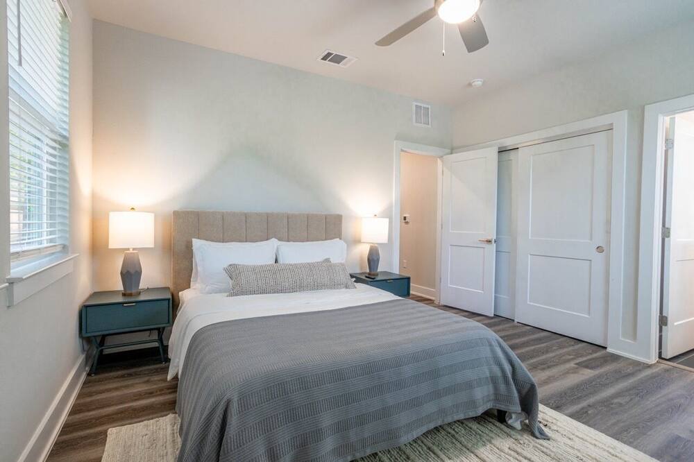 Photo of Bedroom in North University