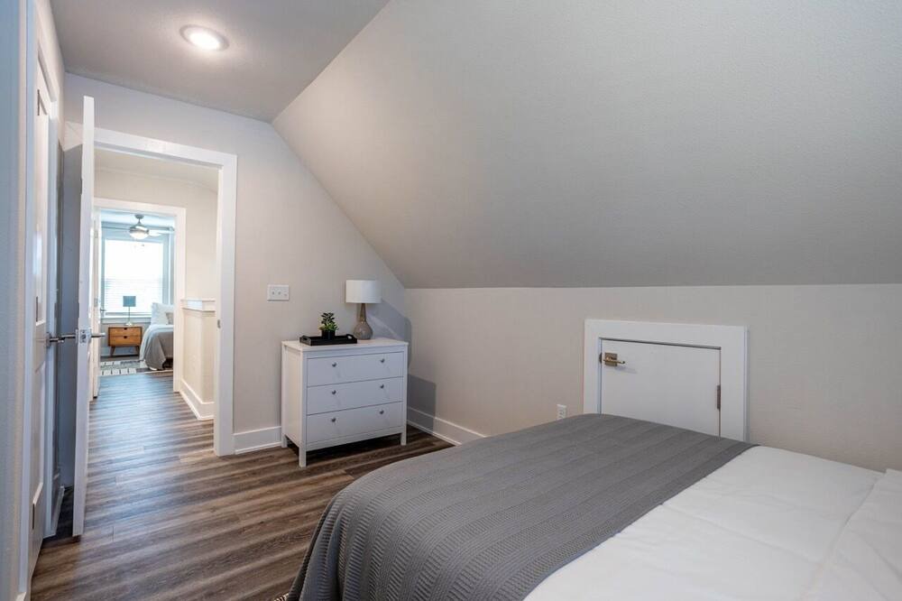 Photo of Bedroom in North University
