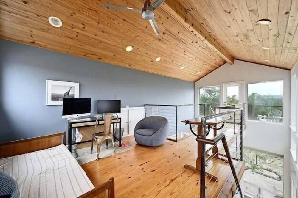 Photo of Patio Balcony in Hudson Bend