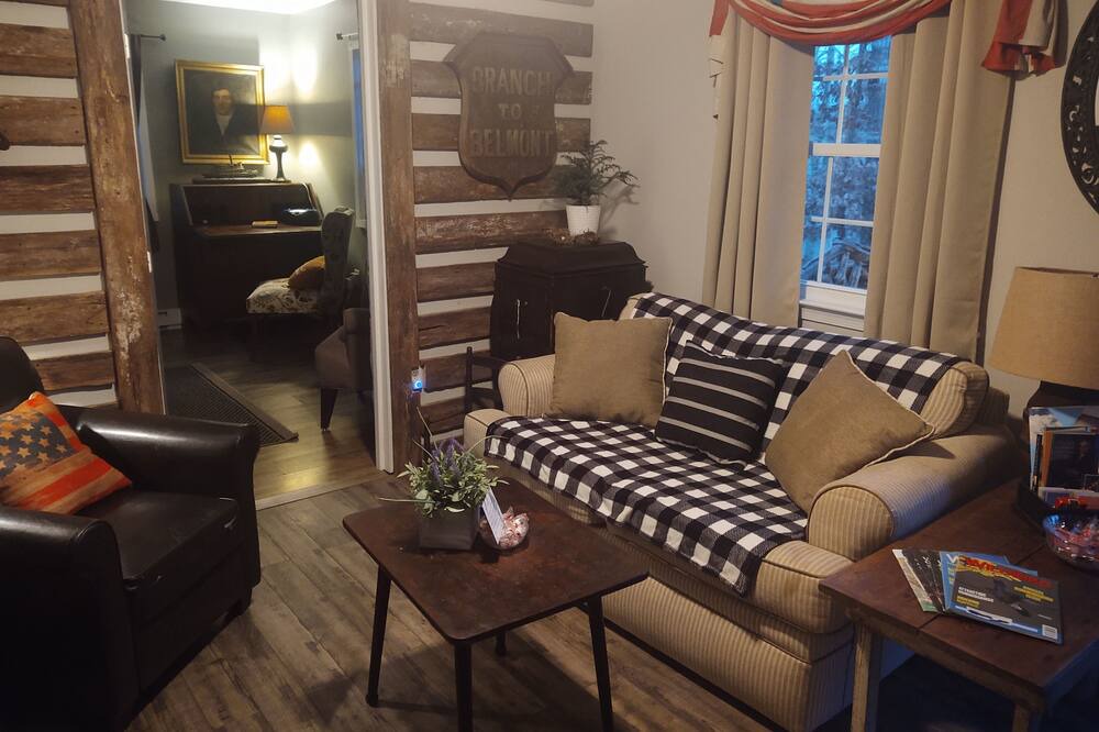 Photo of Livingroom in Corbin