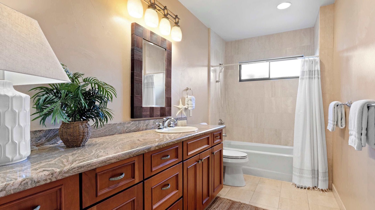 Photo of Bathroom in Kahaluu Bay