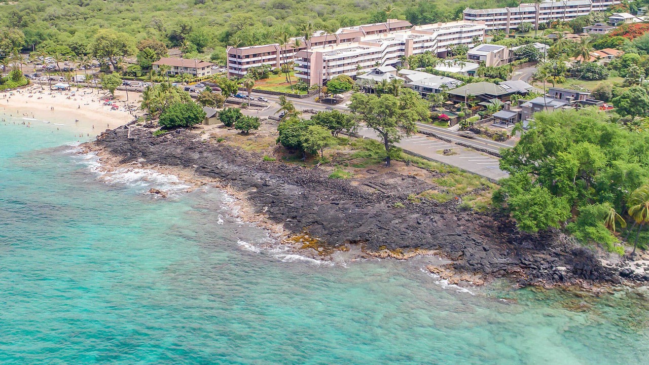 Photo of Others in Kahaluu Bay