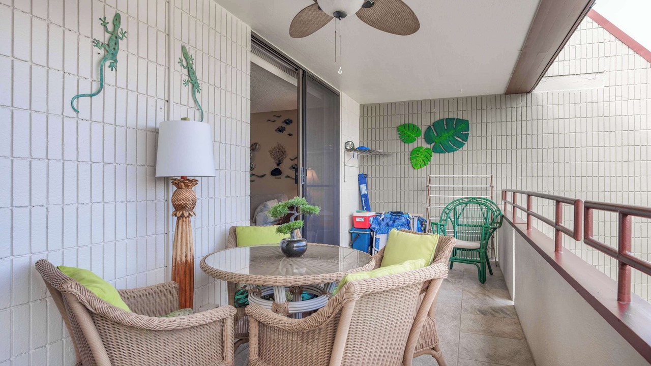 Photo of Patio Balcony in Kahaluu Bay