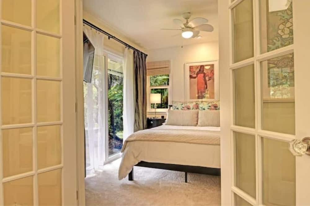 Photo of Bedroom in Royal Hawaiian Estates