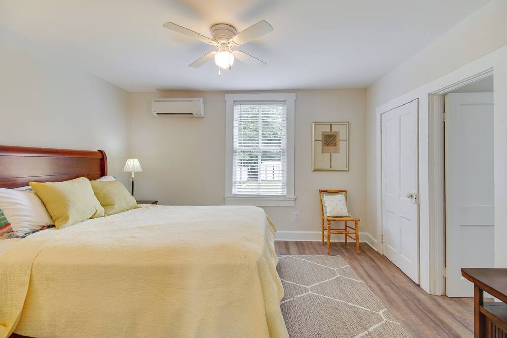 Photo of Bedroom in Issue