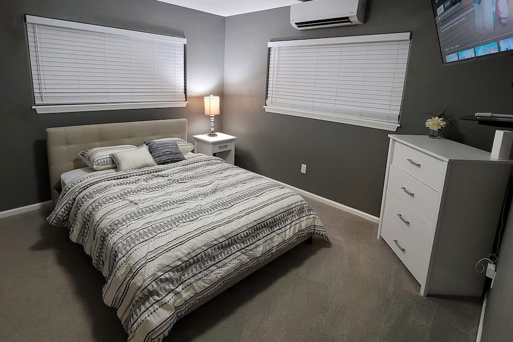 Photo of Bedroom in Maili