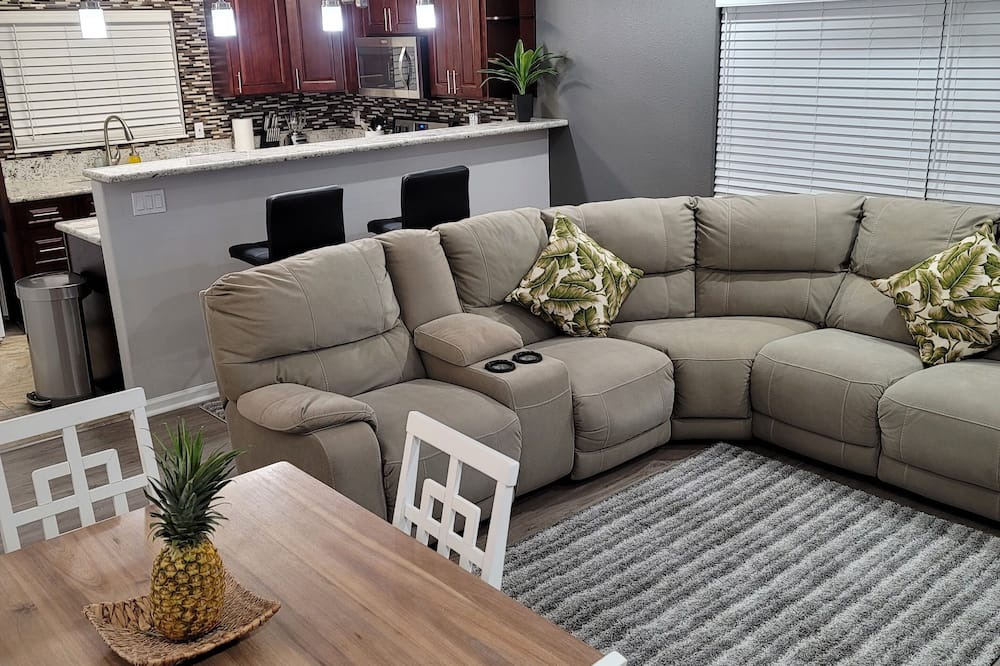 Photo of Livingroom in Maili